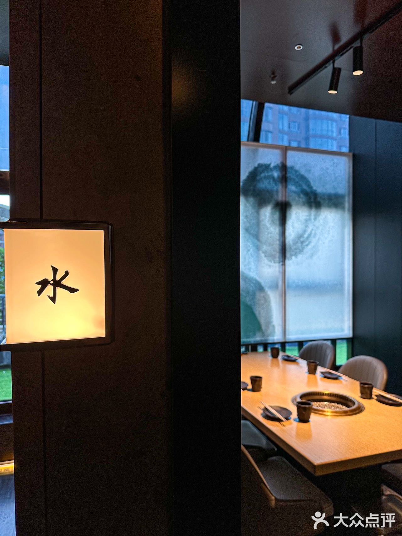 亮马河畔的美景烤肉店你还没来过吗？