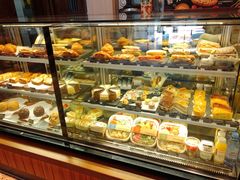 面包甜点陈列柜-星巴克臻选(广州沙面店)