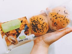 肉松小餐包-一鸣真鲜奶吧(三山街地铁站店)