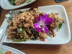 -Chom Cafe and Restaurant