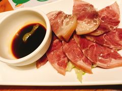 冻德国咸猪手青芥辣汁-绿茵阁牛扒餐厅(客村店)
