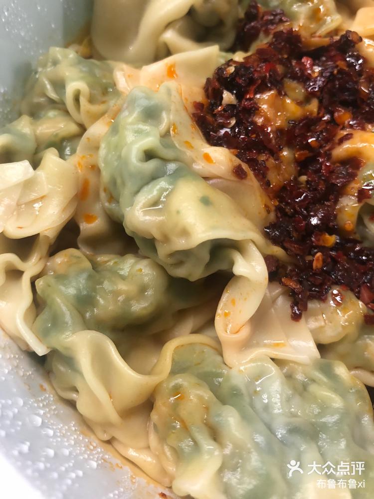 春天来一口荠菜小馄饨