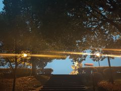 -巴陵广场