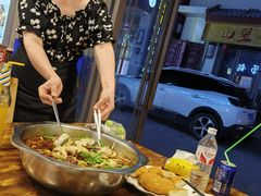 -乡土特色.冷锅鱼.牦牛肉汤锅