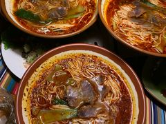 酸辣面-源一咖啡馆(麒麟巷步行街店)