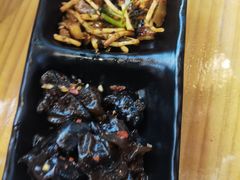 -小椒羊.羊肉粉 龙虾 羊肉串(新地旗舰店)