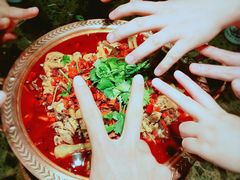 -沪小二炭火蛙锅(淮海中路美食不夜城店)