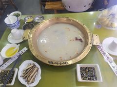 -颜氏双江清水鱼一养身火锅(磁器口店)