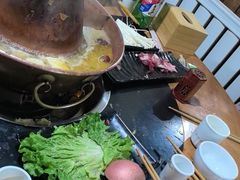 -果松木炭酸菜铜火锅·外婆参鸡汤