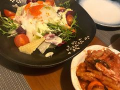温泉蛋海鲜色拉-熊串烧亭.居酒屋(珠江路店)