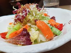 三文鱼蔬菜沙拉-波特曼西餐厅(中央大街店)