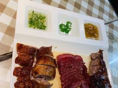 -新大咀港式茶餐厅(宝山万达店)