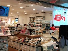 -名创优品(江南新地店)