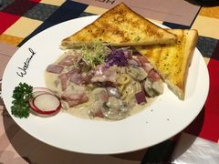 奶油蘑菇培根意面-遇见西木美式餐厅(体育路店)