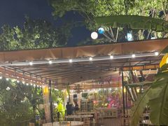 -茅草房·河畔园林火锅