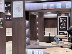 -钟书阁(群光广场店)