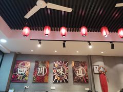 大堂-爆炸头阿姨小四川正宗川味小吃(无任何分店)