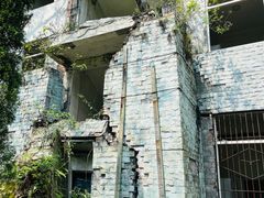 -四川汶川特大地震漩口中学遗址