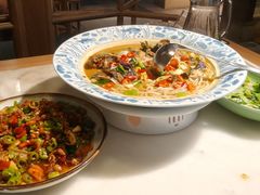 特色钱江源鱼头煲-陈先进鱼馆·地道农家菜(萧山奥体店)