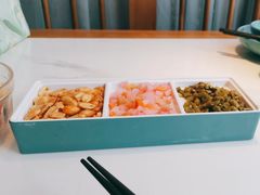 -荷塘秋月·本帮江浙菜(国权路店)