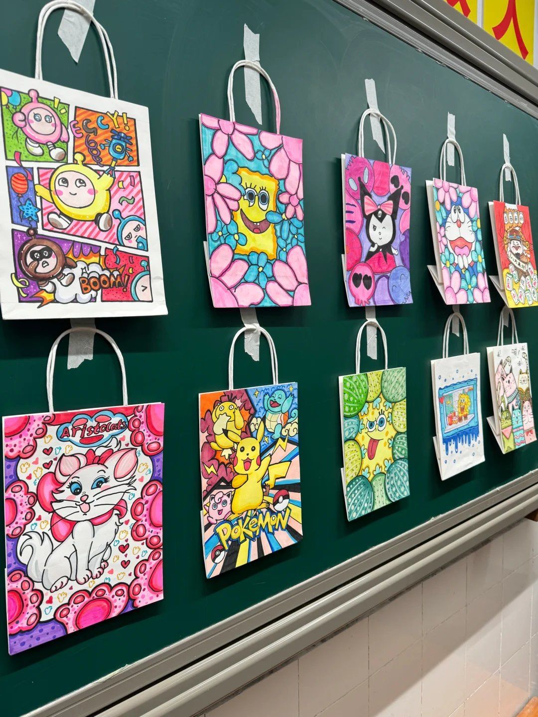 动漫角色
课后服务两节课完成一个袋子

#画画 #少儿创意美术