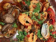 -老东镇啤酒屋海鲜加工·蒸汽海鲜·海鲜烧烤(台东店)