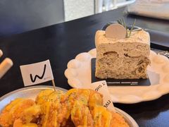 -W COLLECTIVE  DESSERT SHOP
