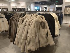 -H&M(长风大悦城店)