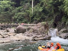 -安吉龙王山峡谷漂流