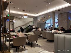 大堂-必胜客(龙之梦购物中心店)