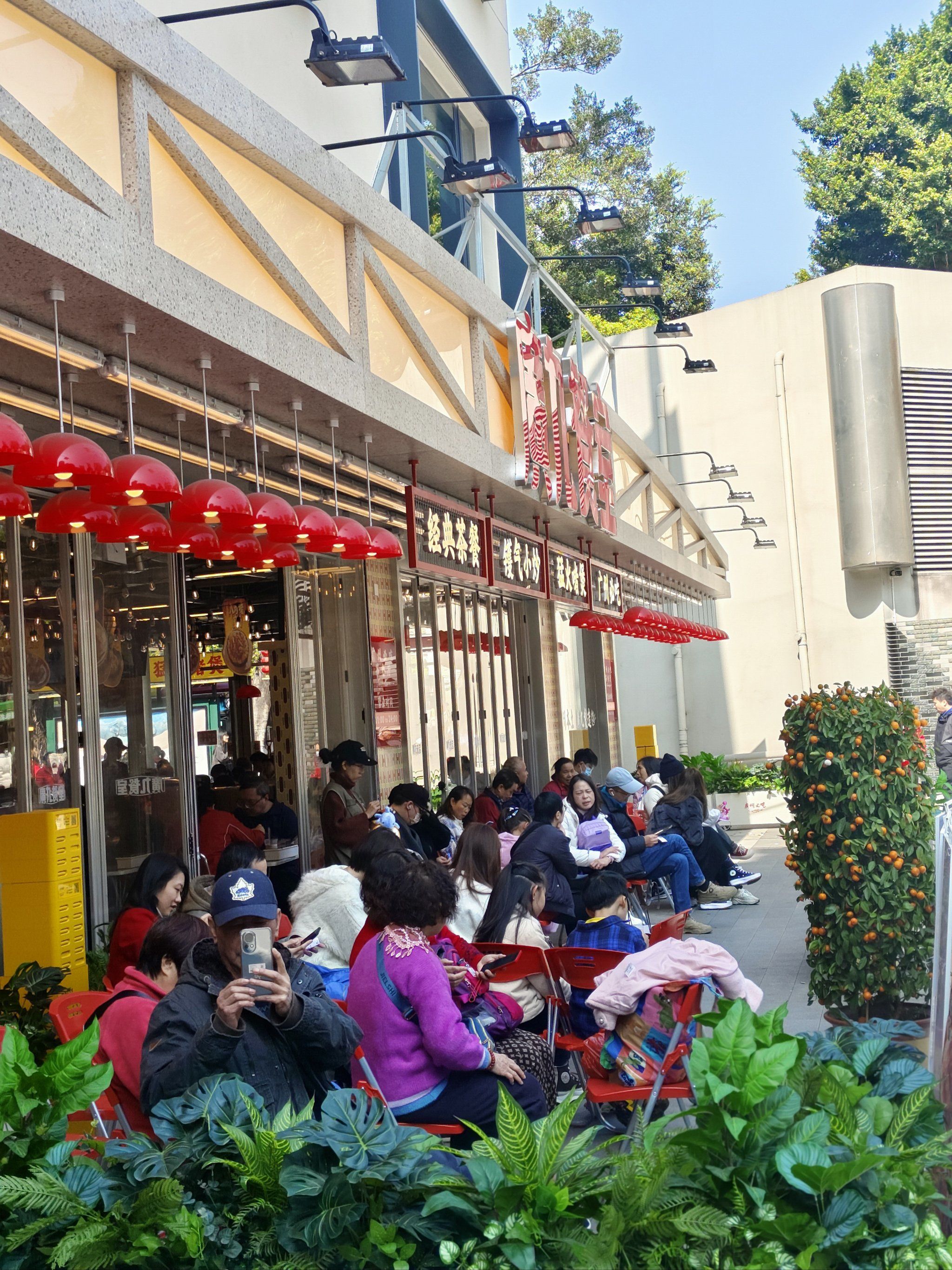 广九餐厅初七中午1点还🈶好多人等位