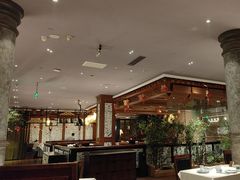 -八府香鸭·啫啫煲(华山路店)