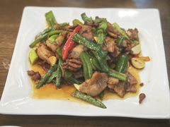 浔味小炒土猪肉-浔味·山屿湖·正宗淳牌全鱼宴老字号