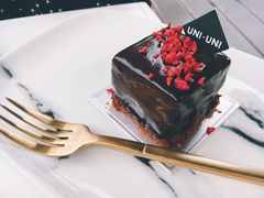 -UNI UNI(环亚凯瑟琳店)