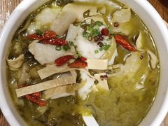 -渝是乎酸菜鱼·川渝小炒(新世界百货望京店)