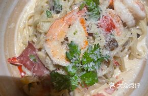 White Sauce Shrimp Pasta