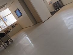 -卡罗酒店(东门晒布地铁站店)