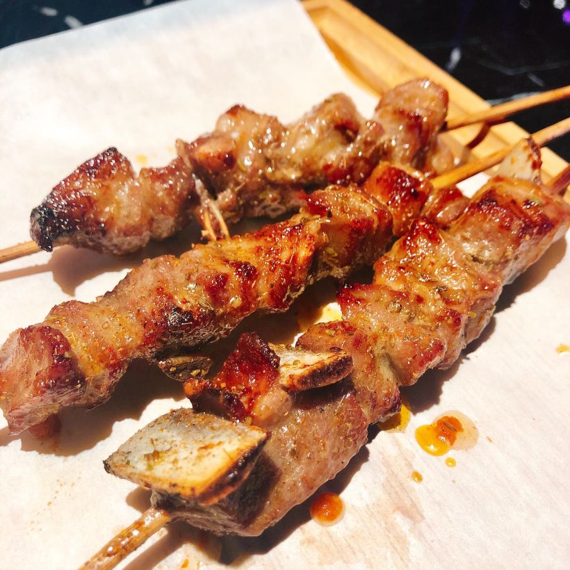 「招牌羊排串」