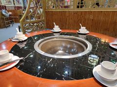 -袁小二大东北铁锅炖(吉祥村总部)