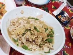 -闯关东东北农家菜(崂山石老人店)
