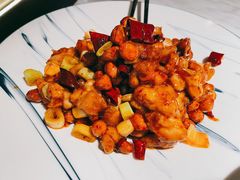 宫爆花仁鸡丁-蔴将·川菜(黄龙万科店)