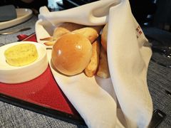 -弦月窗LUNETTE BY AMANDA(复兴路店)