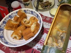 -刘姐啤酒鱼民族演艺餐厅(西街总店)