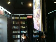 -钟书阁(松江泰晤士小镇店)