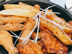 原味炸鸡和酱油鸡双拼-MI WU FACTORY米屋美食工厂餐厅(绿地店)