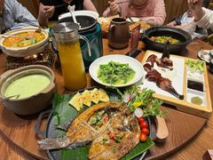 -老滇山寨•云南特色菜•地方菜•民族风情歌舞表演(金碧店)