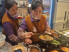 -爆炸头阿姨小四川正宗川味小吃(无任何分店)