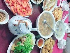 -覃记海鲜美食餐厅