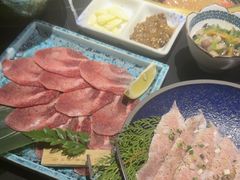 -山川小町·极番烧肉(新地假日广场店)