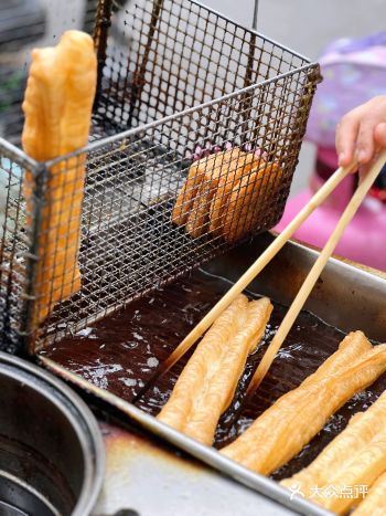 成都人的古早味：豆浆油条